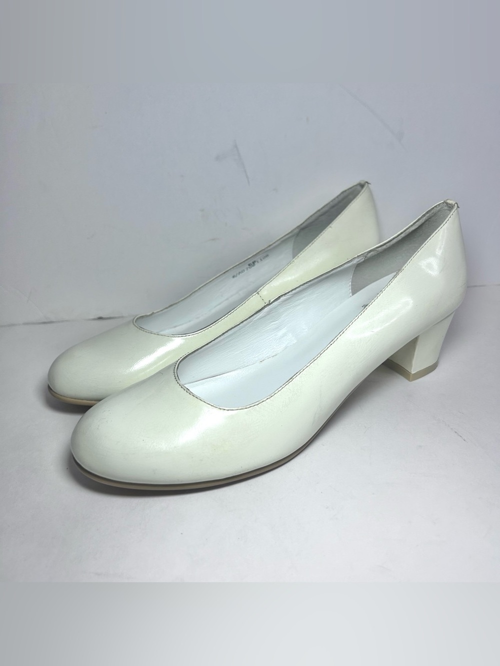 Brooks Brothers Fleece Ivory Patent Leather Block Heels Women’s 6B